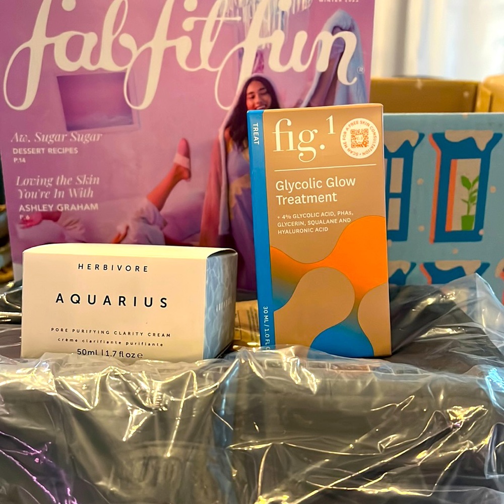 Winter 2022 FAB FIT FUN Bundle